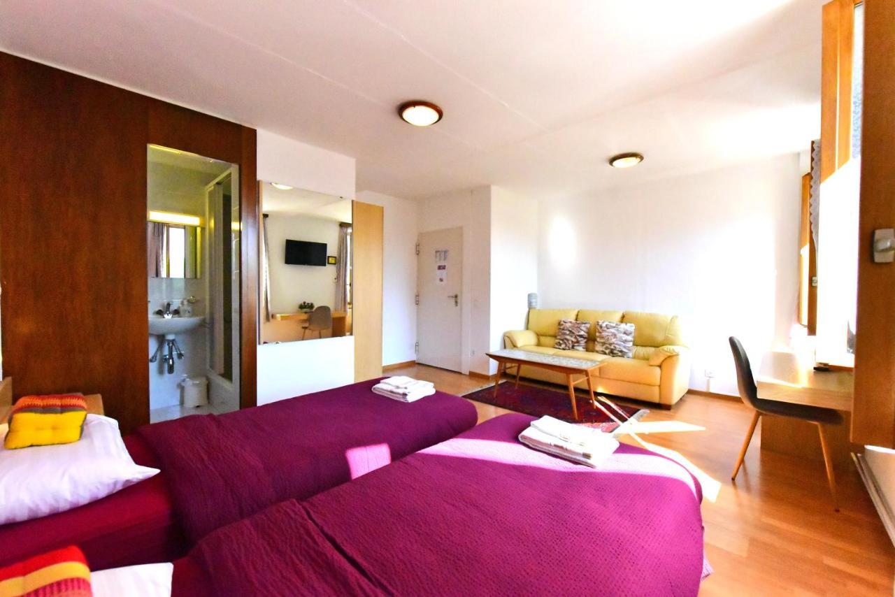 Hotel Pensione Serena Purasca Luaran gambar