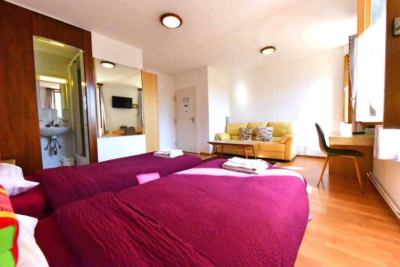 Hotel Pensione Serena Purasca Luaran gambar