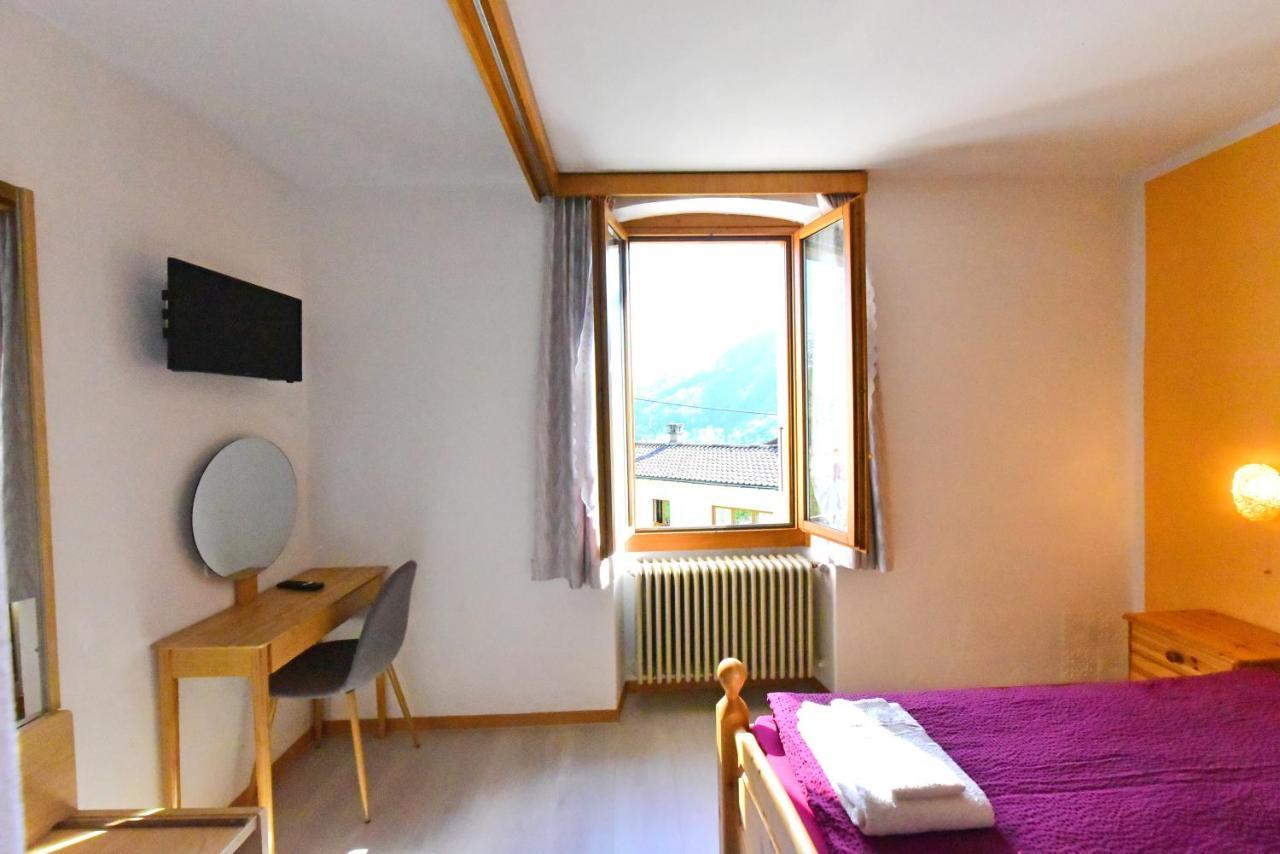 Hotel Pensione Serena Purasca Luaran gambar